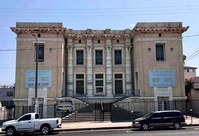 Nearby Building image. Click for full size.
