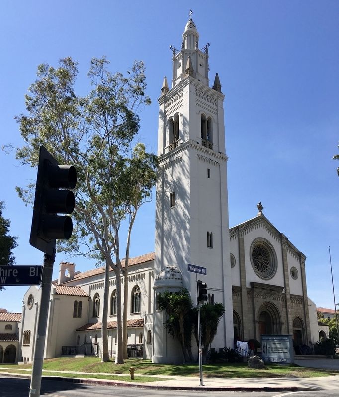 Wilshire United Methodist Church image. Click for full size.