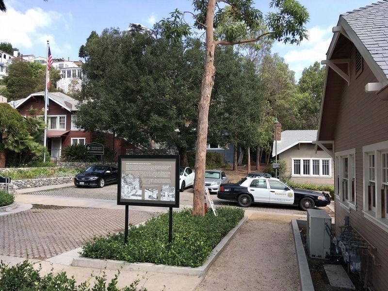 Bungalow Village and Marker image. Click for full size.