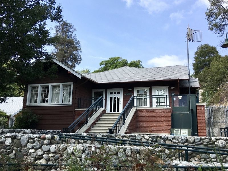 Bungalow image. Click for full size.