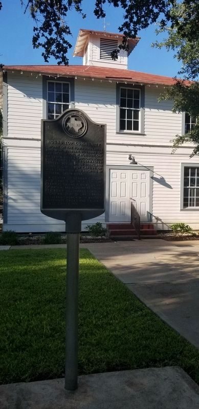 Round Top Community Marker image. Click for full size.
