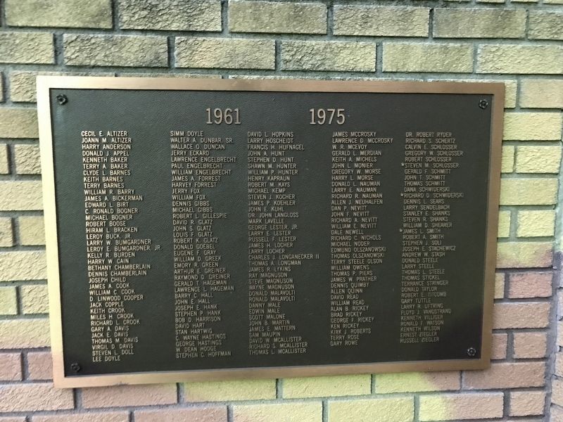 Henry (Illinois) Honor Roll Marker — 1961-1975 image. Click for full size.