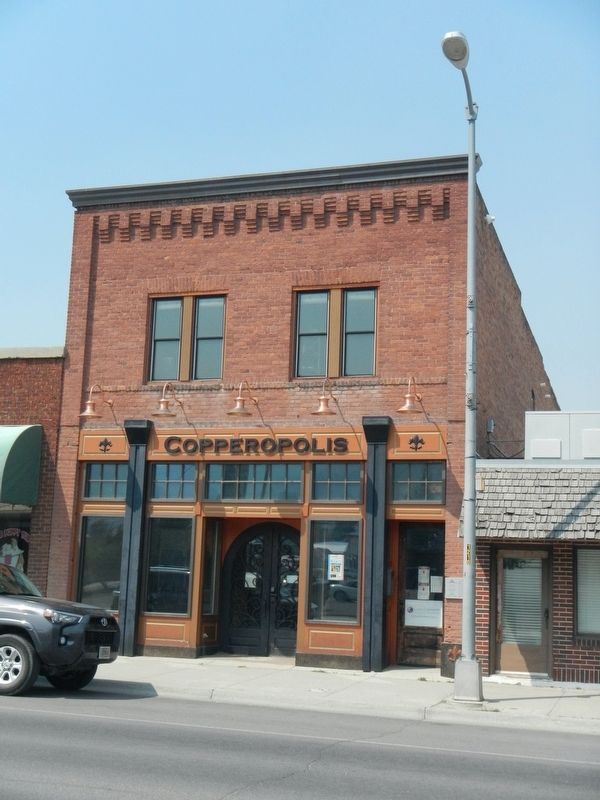 Schmidt Plumbing Building image. Click for full size.