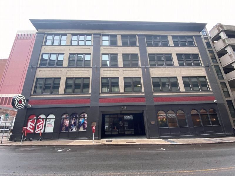 Banner Building and Marker image. Click for full size.