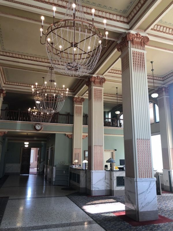 Finlen Hotel lobby image. Click for full size.