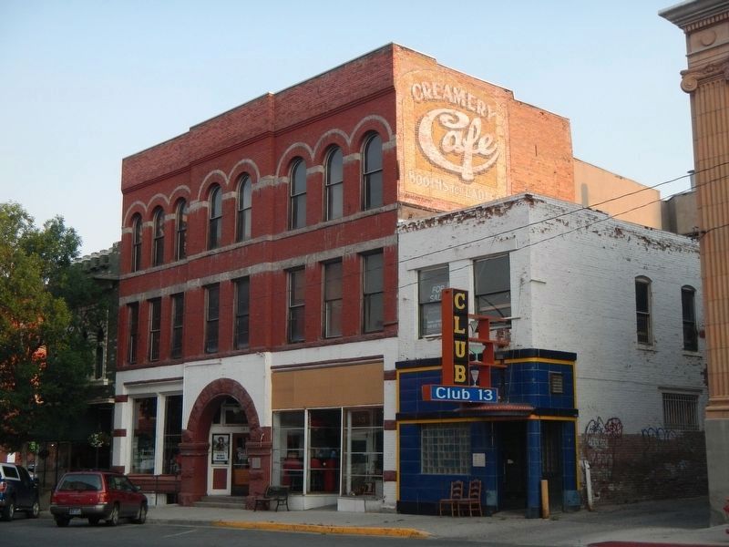 Mantle / Henderson & Bielenberg Building and Marker image. Click for full size.