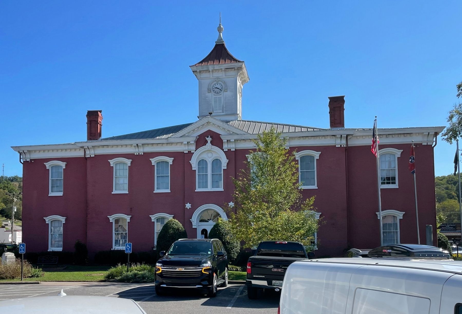 Moore County Courthouse image. Click for full size.
