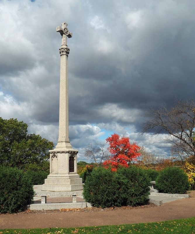 World War I Monument in Mississippi Gorge Regional Park image. Click for full size.