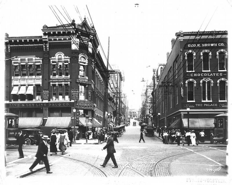 Looking east up 7th Street from Market Street, Chattanooga image. Click for full size.
