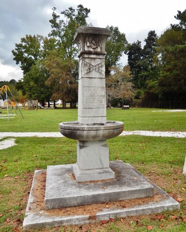 Confederate Memorial Fountain image. Click for full size.