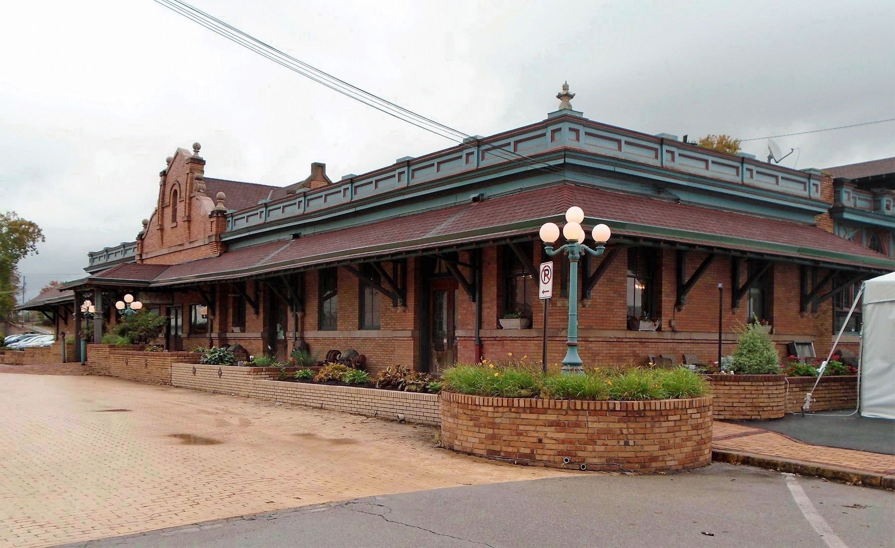 Former Pennsylvania Railroad Station image. Click for more information.