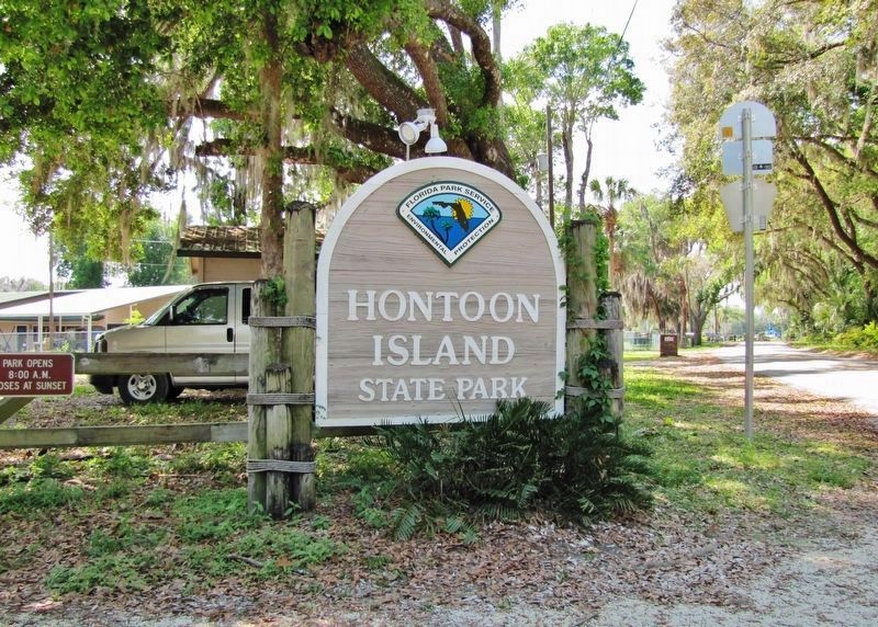Hontoon Island State Park. Click for full size. Hontoon Island State Park image. Click for full size.