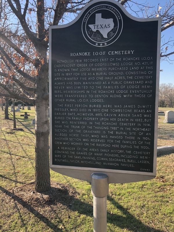 Roanoke I.O.O.F. Cemetery Marker image. Click for full size.