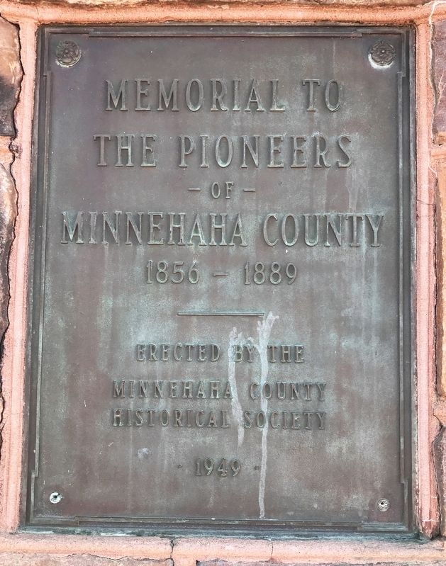 Memorial to the Pioneers of Minnehaha County Marker image. Click for full size.