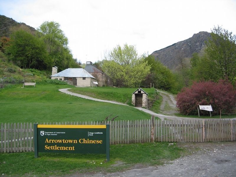 Welcome to the Arrowtown Chinese Settlement Marker. Click for full size. Welcome to the Arrowtown Chinese Settlement Marker image. Click for full size.