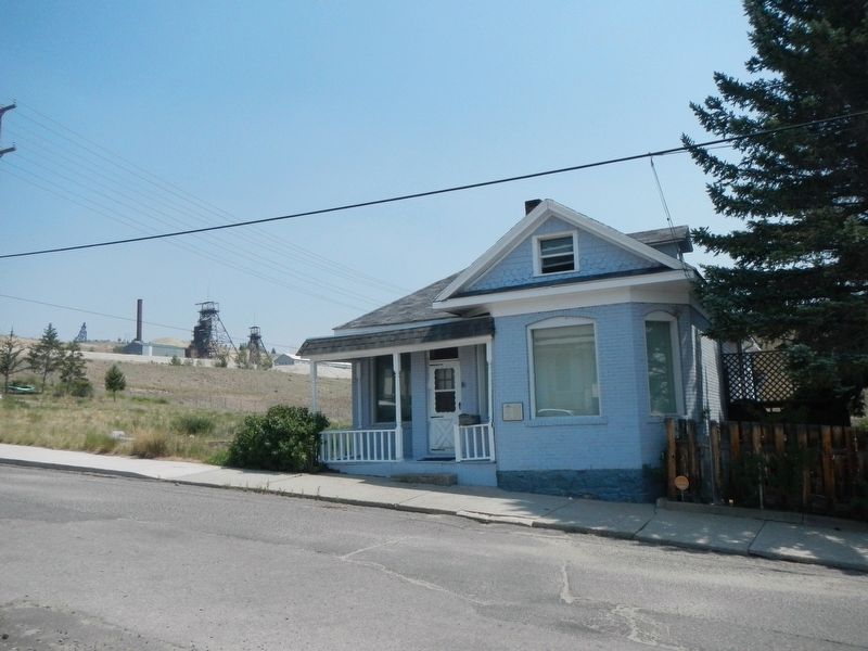 Corby Residence and Marker image. Click for full size.