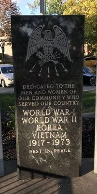 Veterans Memorial (center) image. Click for full size.
