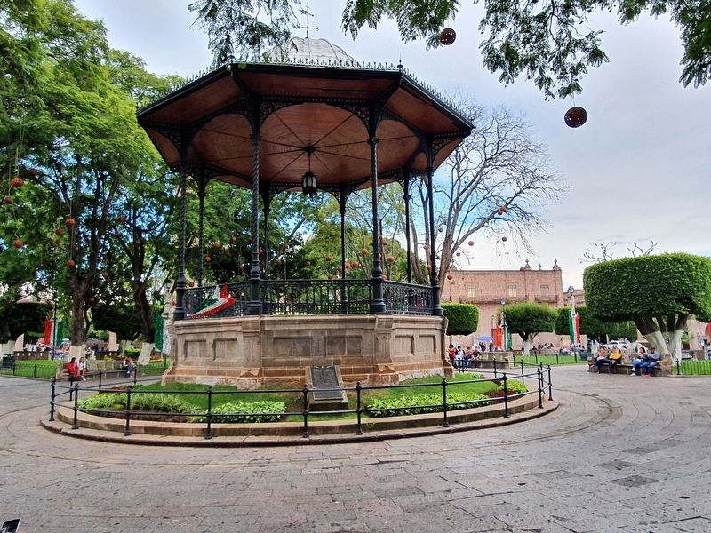 Plaza of the Martyrs and Founding of Morelia Marker image. Click for full size.