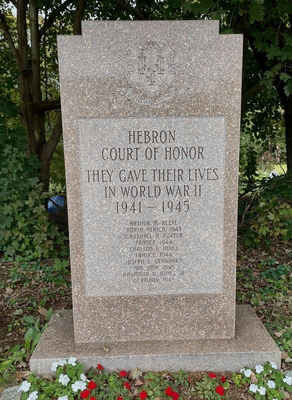 Hebron World War II Monument image. Click for full size.