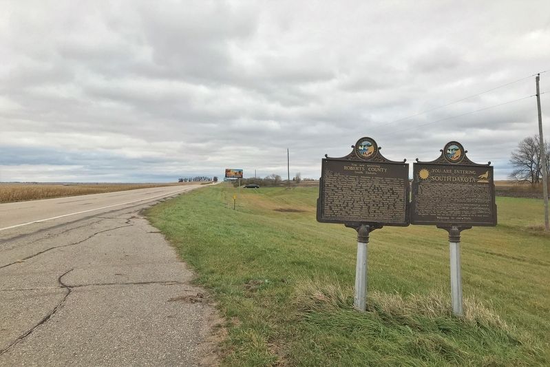 You Are Entering South Dakota Marker, from the north image. Click for full size.