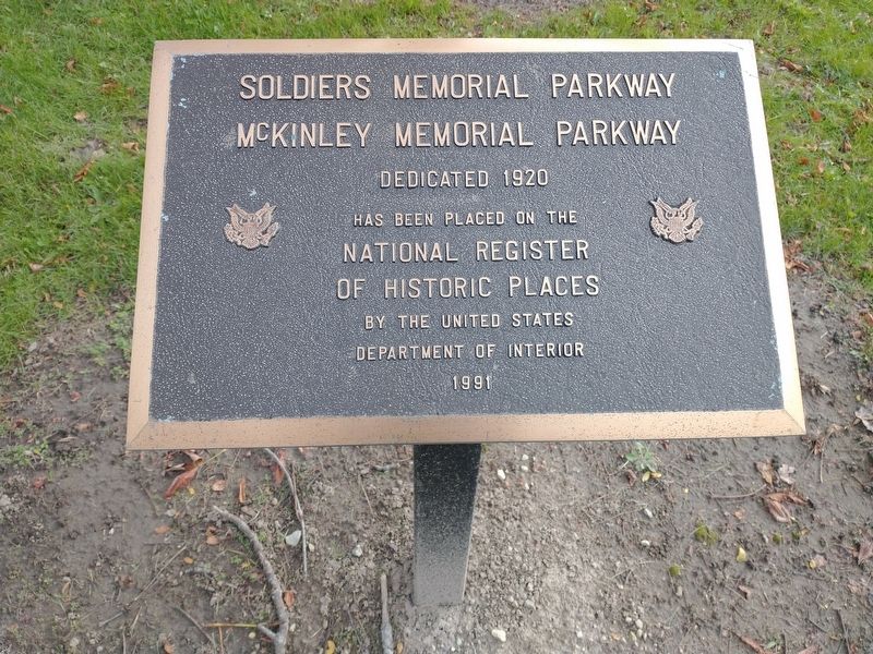 Soldiers Memorial Parkway - McKinley Memorial Parkwa Marker image. Click for full size.
