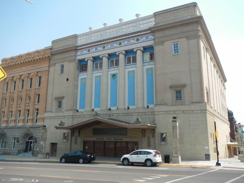 Masonic Temple Annex-Fox Theatre and Marker image. Click for full size.