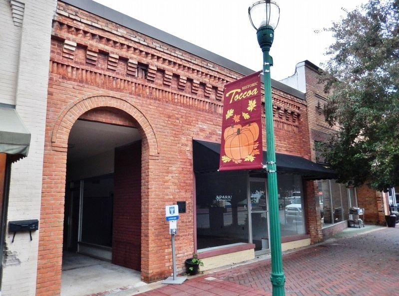 Clipper Barber Shop Building. Click for full size. Clipper Barber Shop Building image. Click for full size.