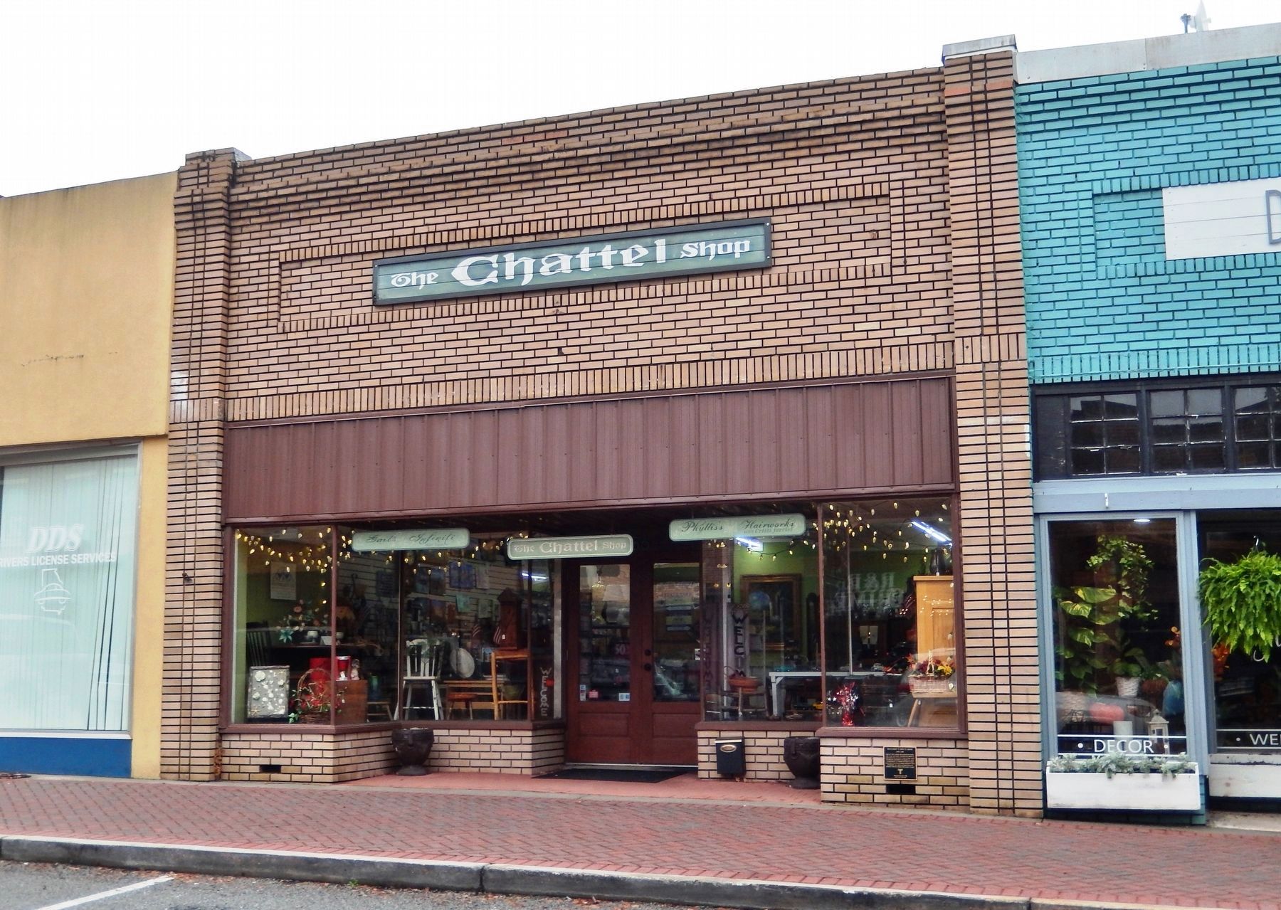 McCurry's Men's Shop Building. Click for full size. McCurry's Men's Shop Building image. Click for full size.