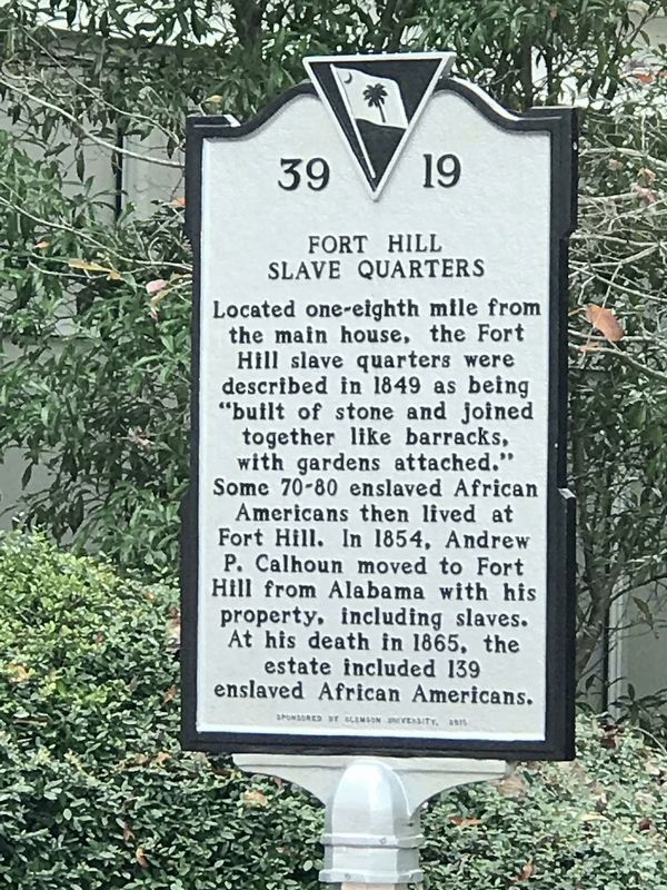 Fort Hill Slave Quarters Marker side image. Click for full size.