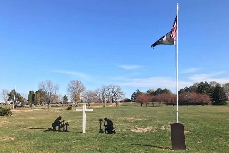 In Recognition of World War I Veterans Marker, from the west image. Click for full size.