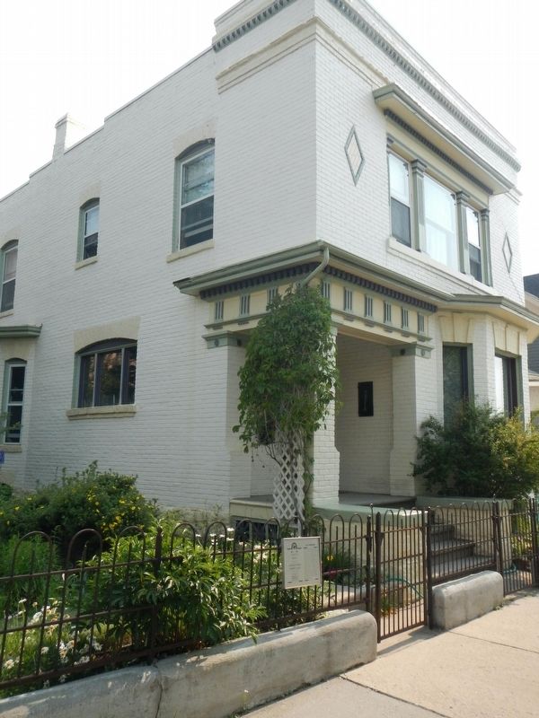 412 W. Broadway House and Marker image. Click for full size.
