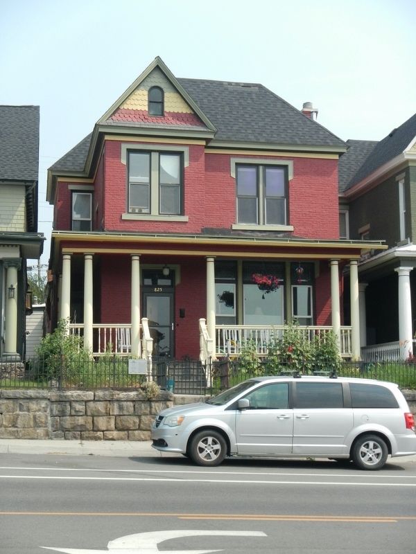 825 West Park Street Residence image. Click for full size.
