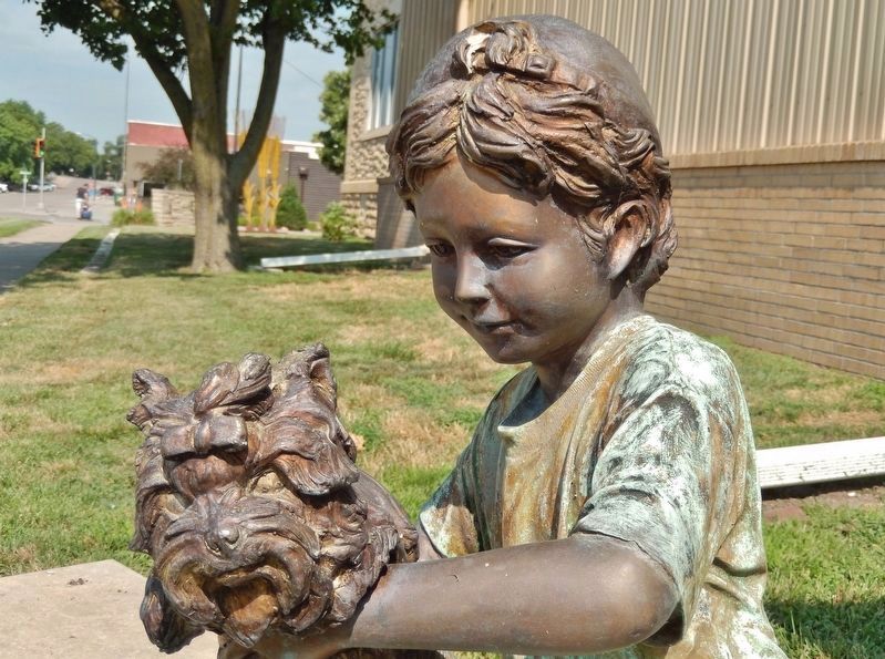 Holly Stoll / Hallie Garwood Sculpture image. Click for full size.