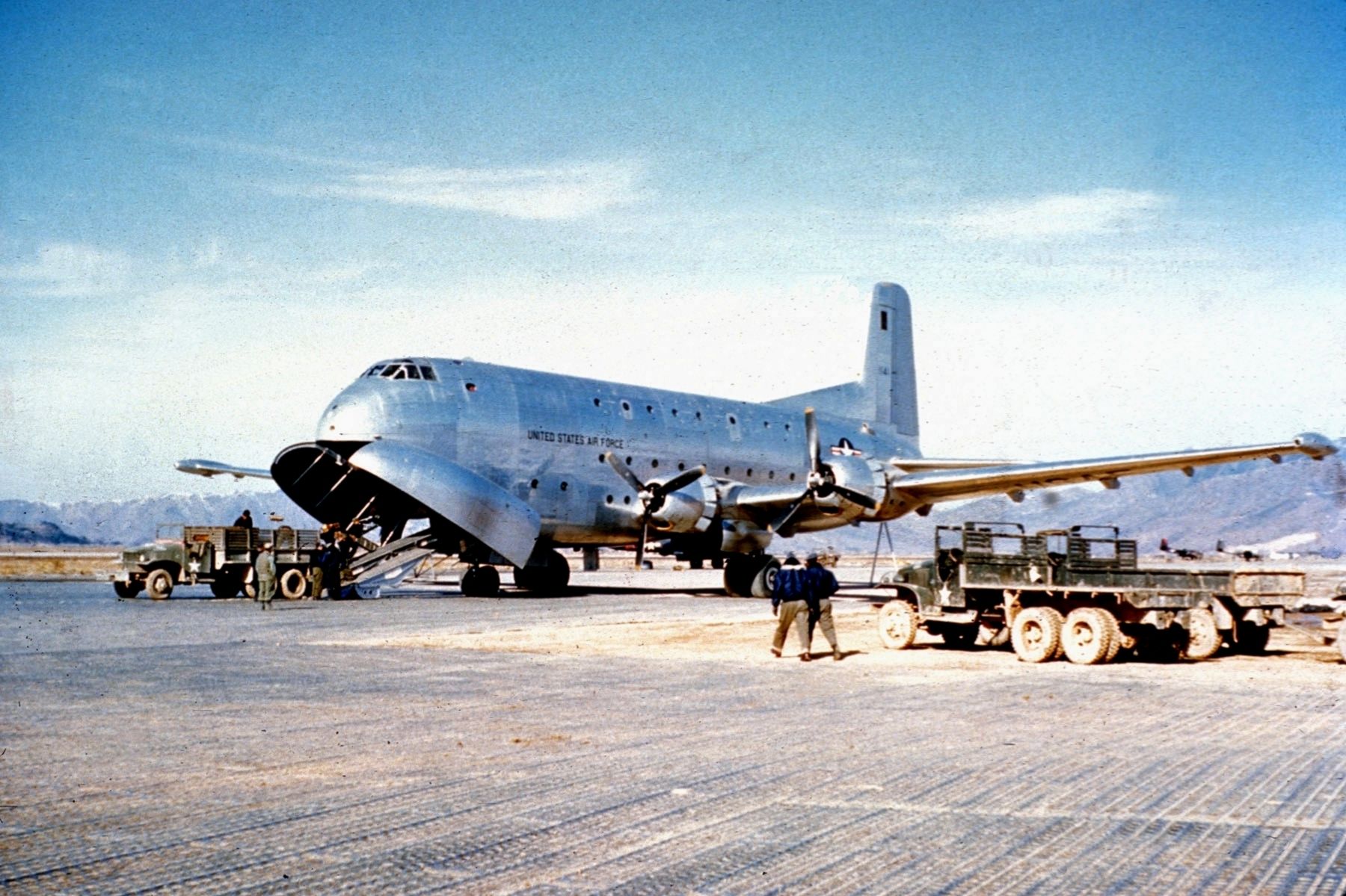 An early C-124A unloading during the Korean War. image. Click for full size.