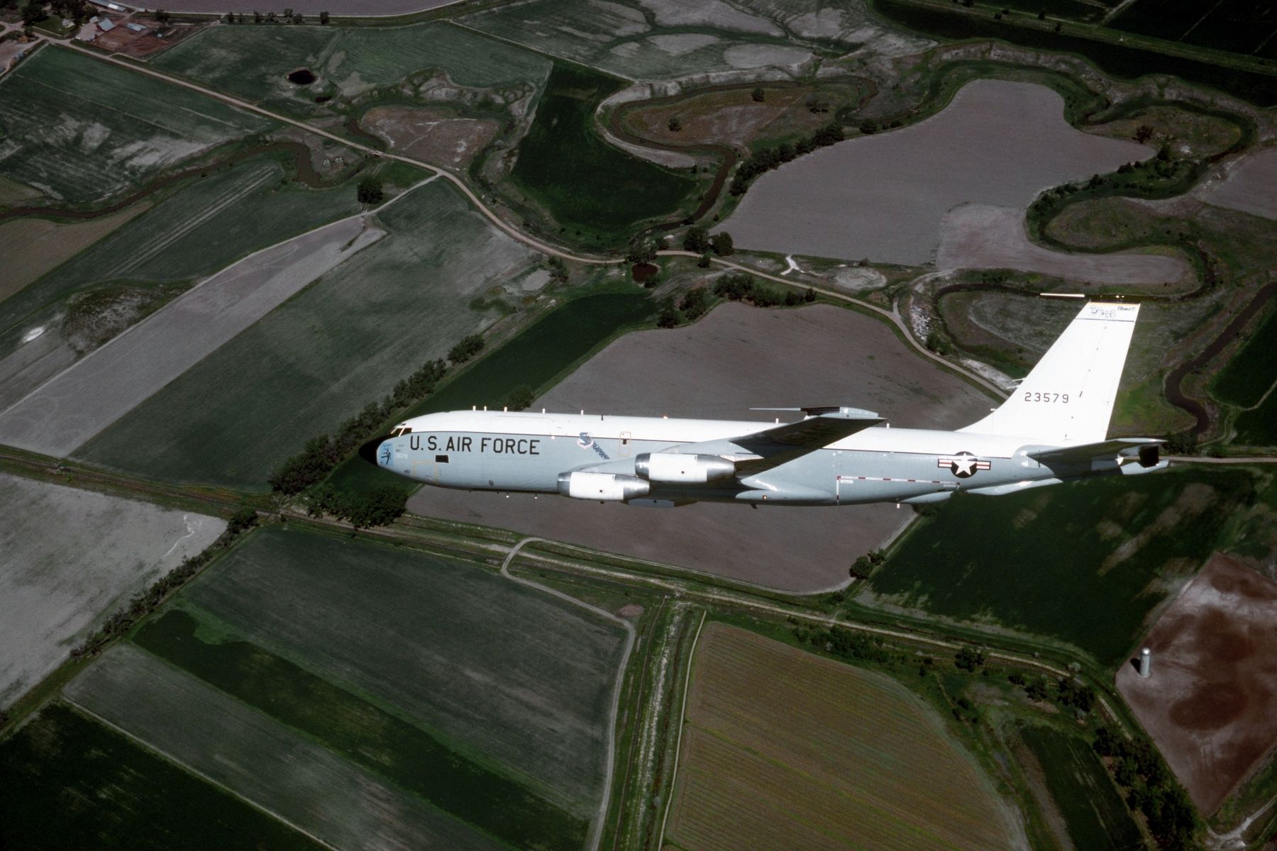 Boeing EC-135 (62-3579) in flight image. Click for full size.