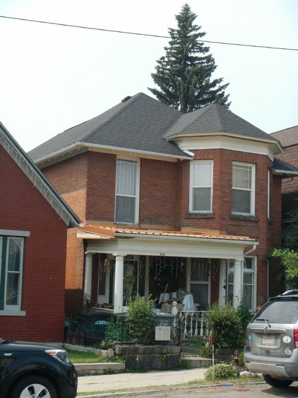 Hawke Residence and Marker image. Click for full size.