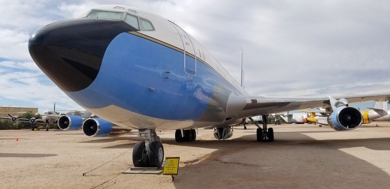 The front view of the Boeing VC-137B and Marker. Click for full size. The front view of the Boeing VC-137B and Marker image. Click for full size.