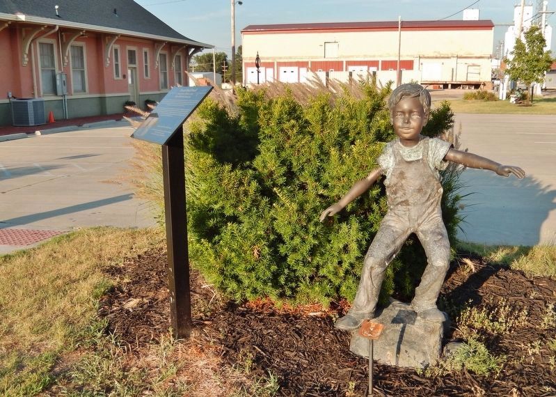 Howard Reed Dowell Sculpture. Click for full size. Howard Reed Dowell Sculpture image. Click for full size.