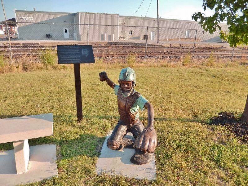 Robert Frances (Miles) Summers Sculpture & Marker. Click for full size. Robert Frances (Miles) Summers Sculpture & Marker image. Click for full size.