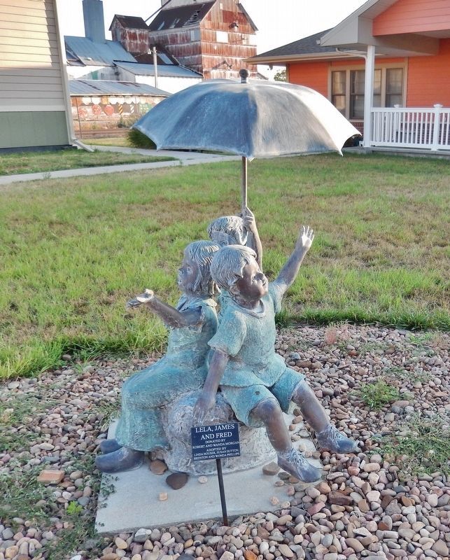 Lela, James & Fred Sculpture. Click for full size. Lela, James & Fred Sculpture image. Click for full size.