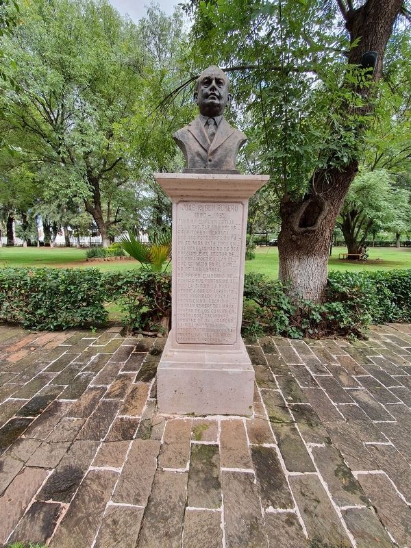 José Rubén Romero Marker and Bust image. Click for full size.