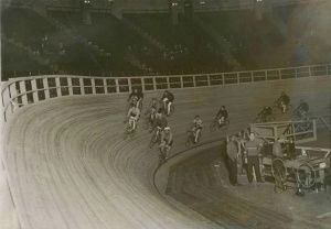 The Madison Square Garden Velodrome image. Click for more information.