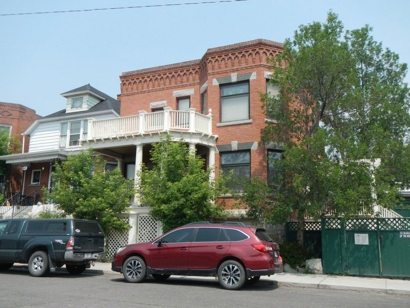 815-817 West Mercury Residence image. Click for full size.