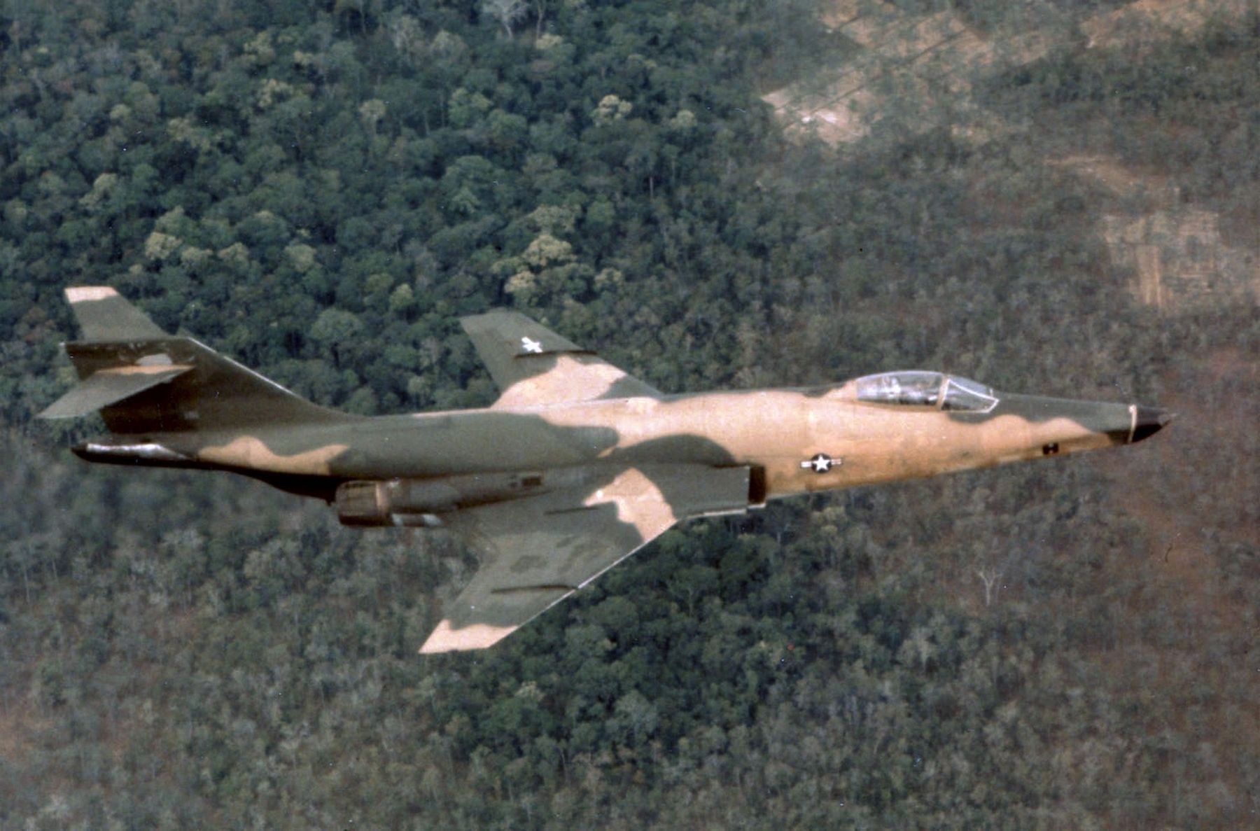 U.S. Air Force McDonnell RF-101C over Vietnam, 1967 image. Click for full size.
