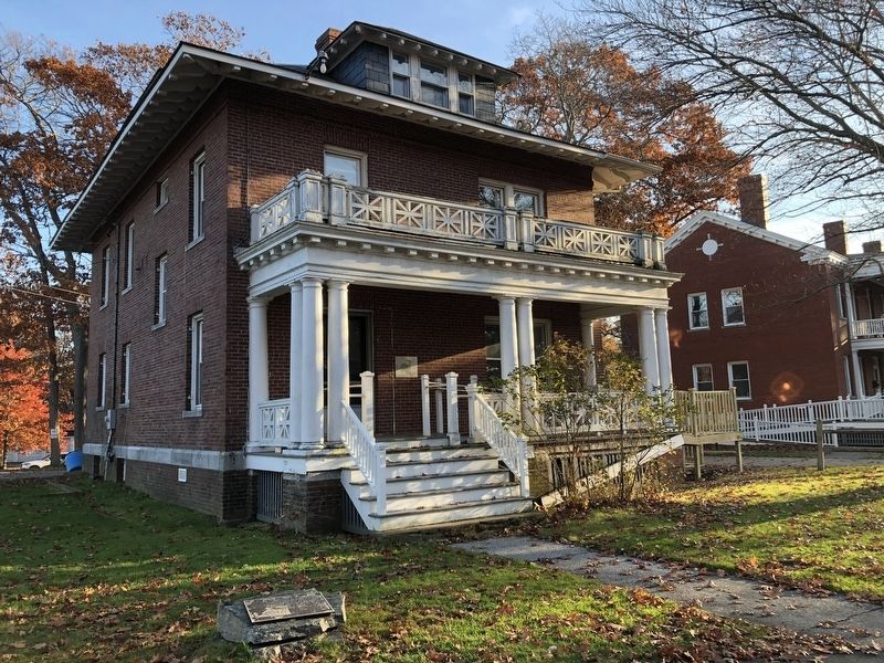 Field Officer's Quarters image. Click for full size.