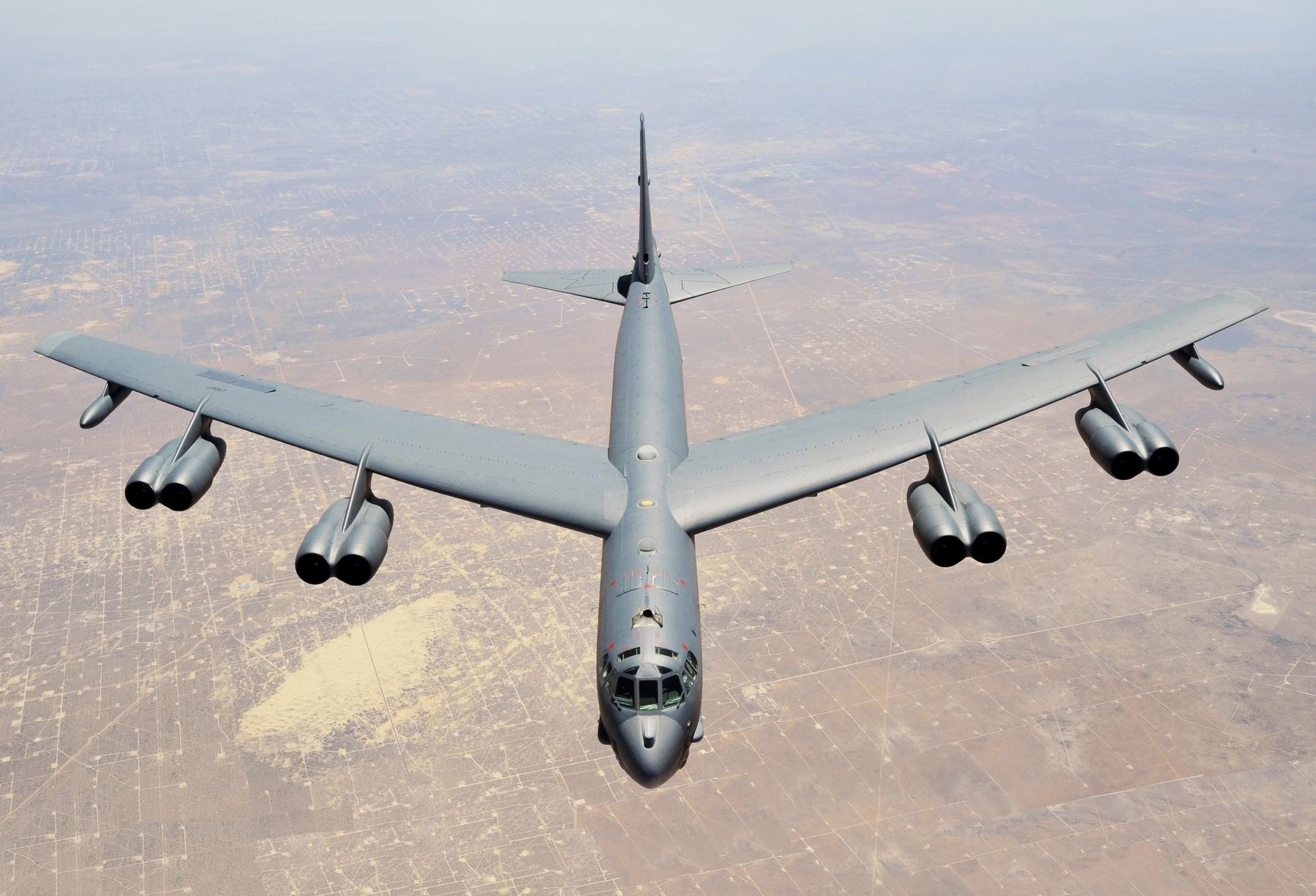B-52 Stratofortress in flight image. Click for full size.