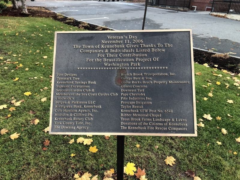 Dedication plaque for Washington Park, where the memorial lies image. Click for full size.