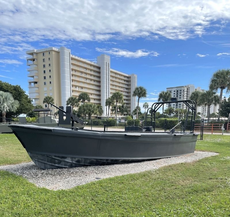 Iranian Gunboat image. Click for full size.