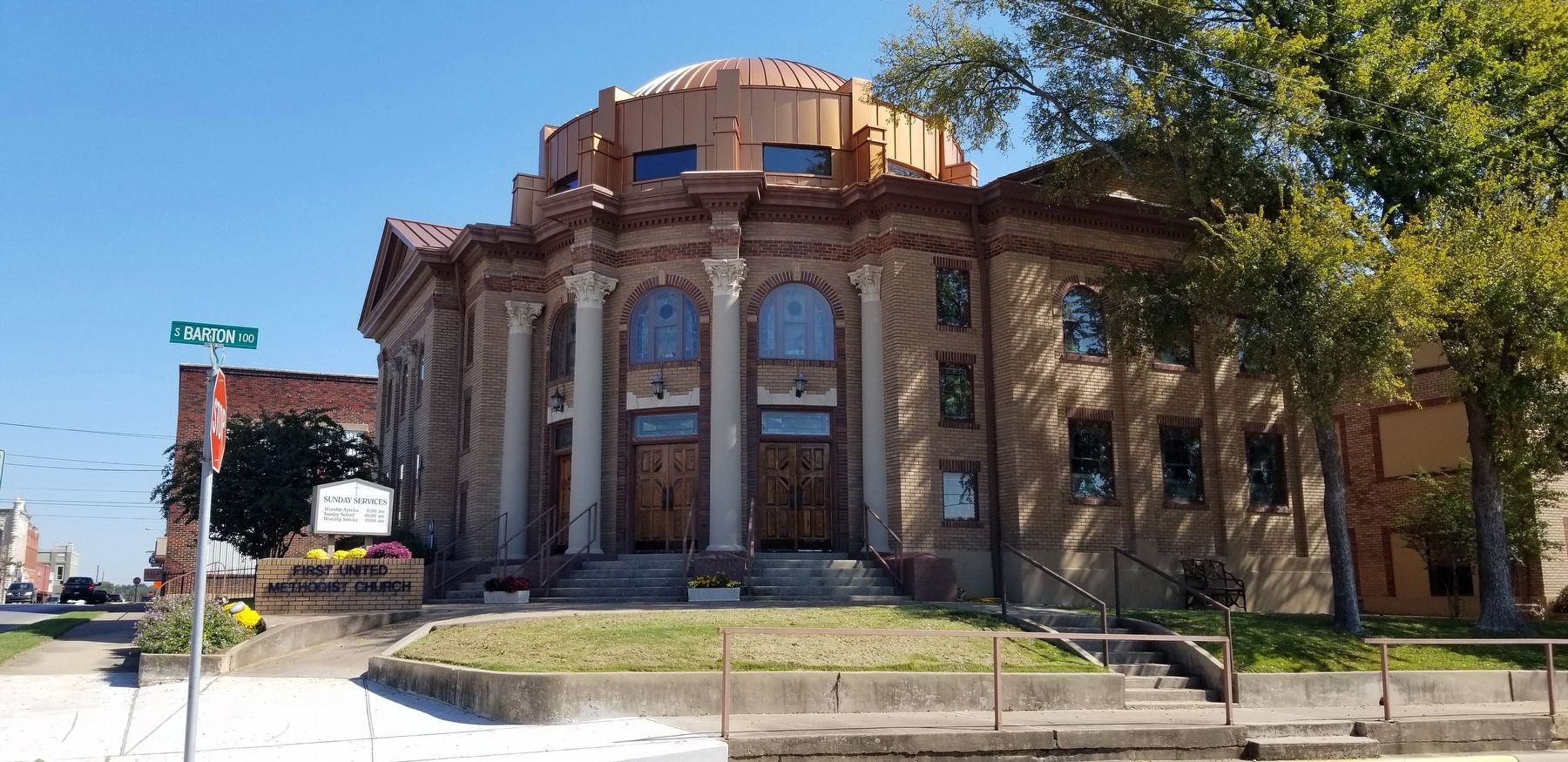 The view of the First Methodist Church of Stephenville from the street image. Click for full size.
