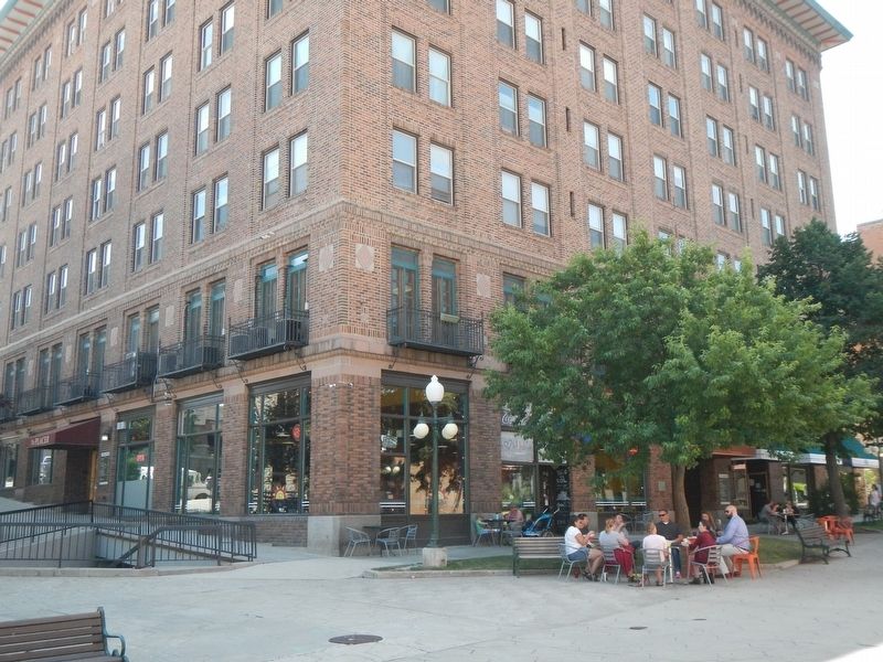 Placer Hotel image. Click for full size.